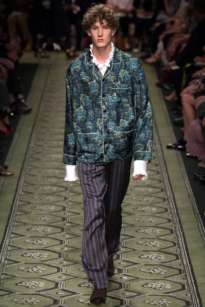 Look 65